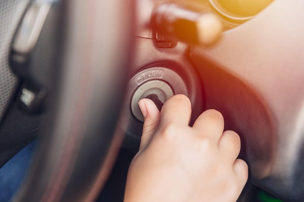 車のエンジンがかからないときの対処法とは?症状や原因についても詳しく解説