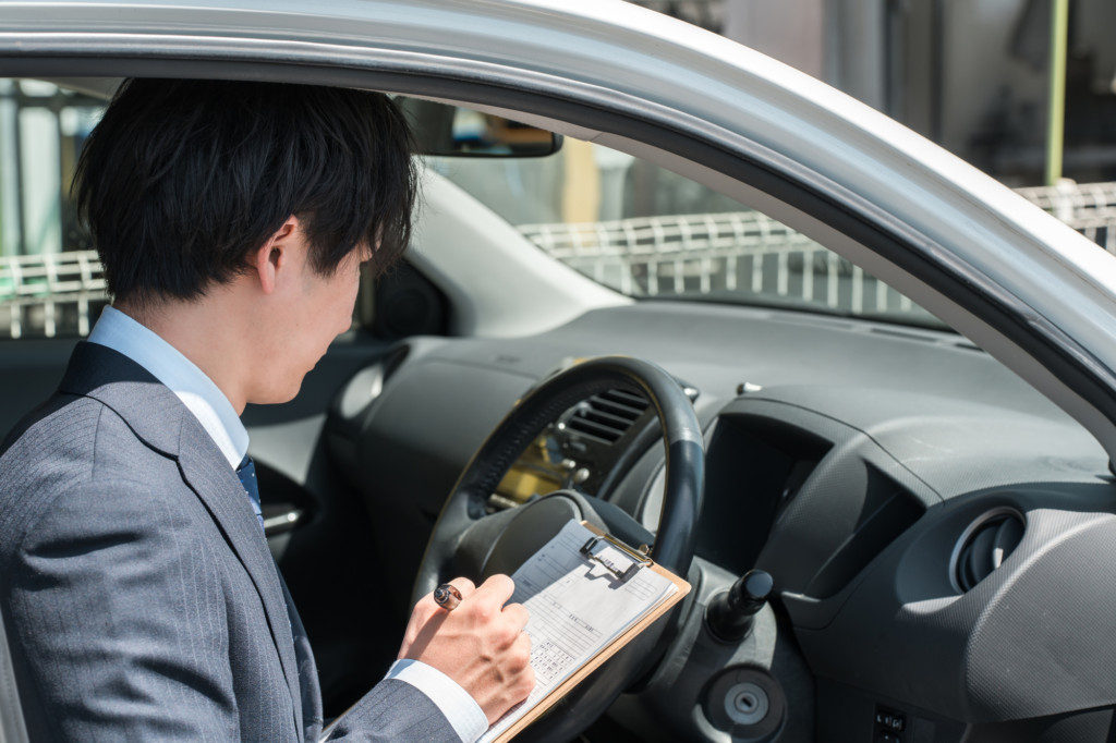 中古車査定表の見方を解説｜評価点・記号・修復歴の確認方法